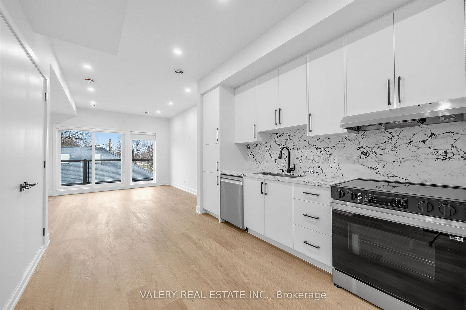 1115 Islington Ave #B photo 1