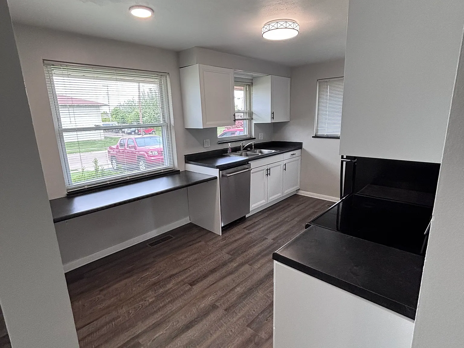 404 Kenbrook Dr — Photo 4