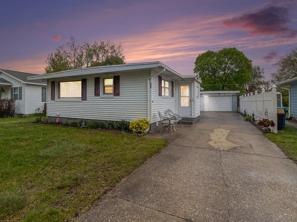 909 Lawndale St, Ludington, MI 49431