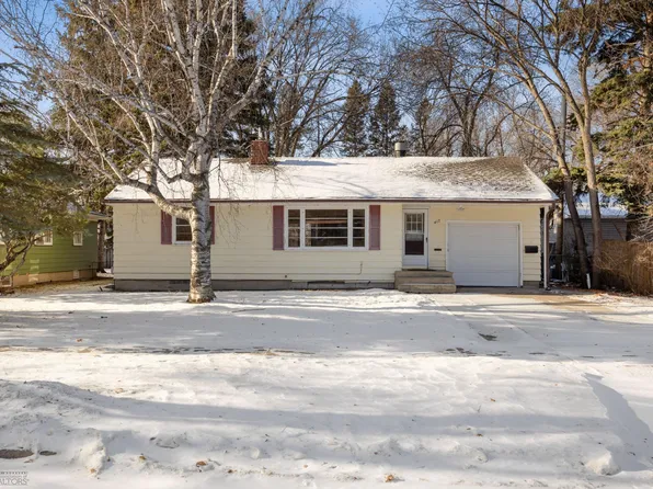 417 16th St S, Moorhead, MN 56560