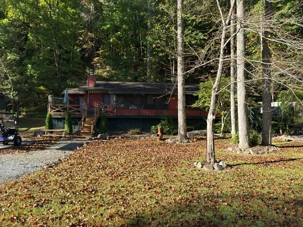 138 Winding Creek Ct, Lake Lure, NC 28746