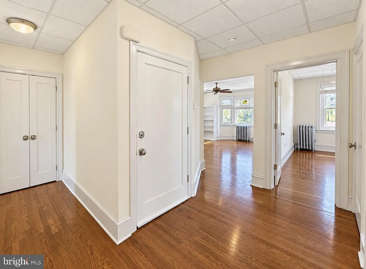 2 bed, 1.0 bath, 700 sqft, $2,100 — Photo 3