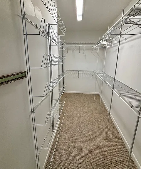 Huge walk-in closet in MBR