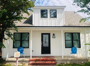 316 1/2 W Emma Ave, Springdale, AR 72764