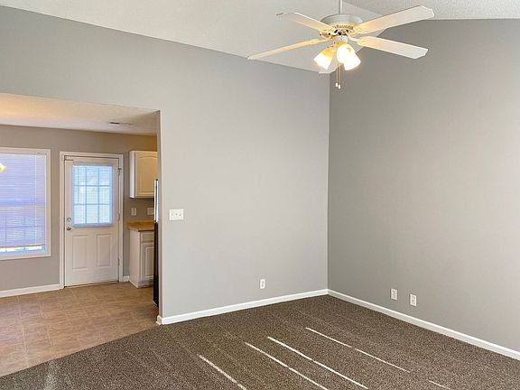 3rd image of 214 Kings Deer Dr