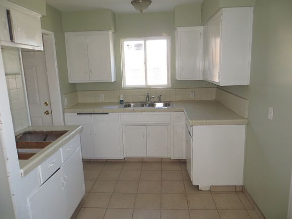 Spacious Kitchen