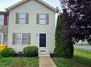 8 Jonathan Ct, Inwood, WV 25428