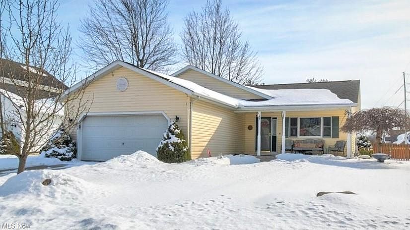 1st image of 360 Pemberton Dr