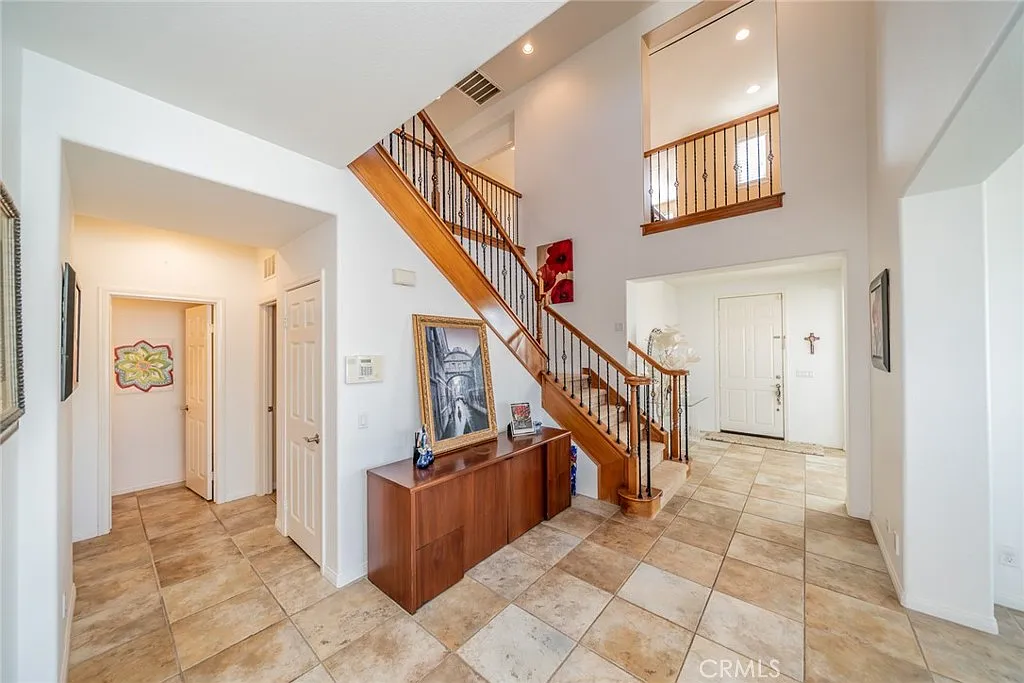 4 bed, 3.5 bath, 3119 sqft, $4,000 — Photo 3