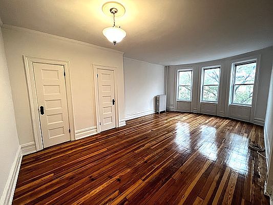 1st image of 470 E 15th St #3R