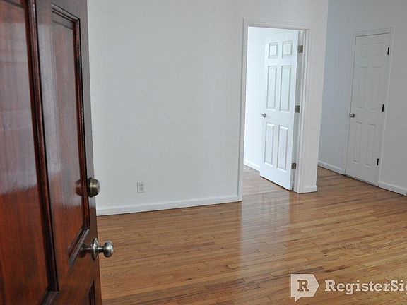5th image of 59-28 Catalpa Ave