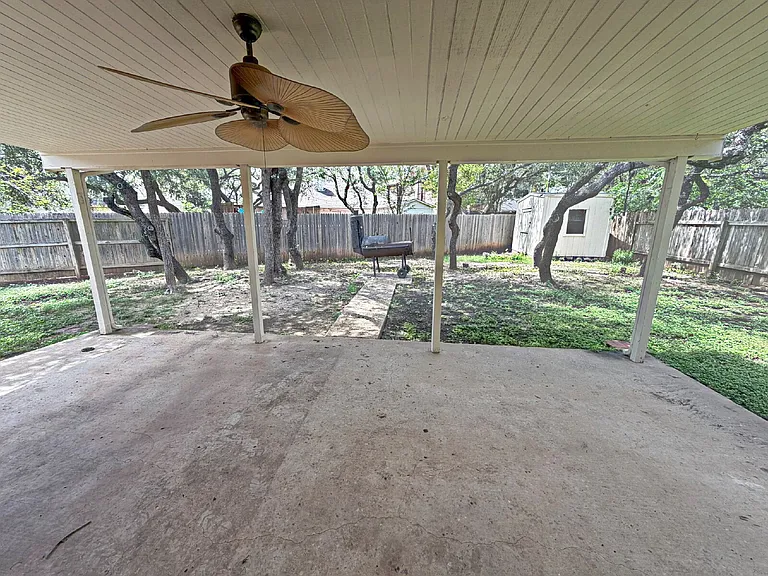 1302 Whitegate — Photo 23