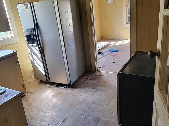 4th image of 416-418 420 Airline Ave