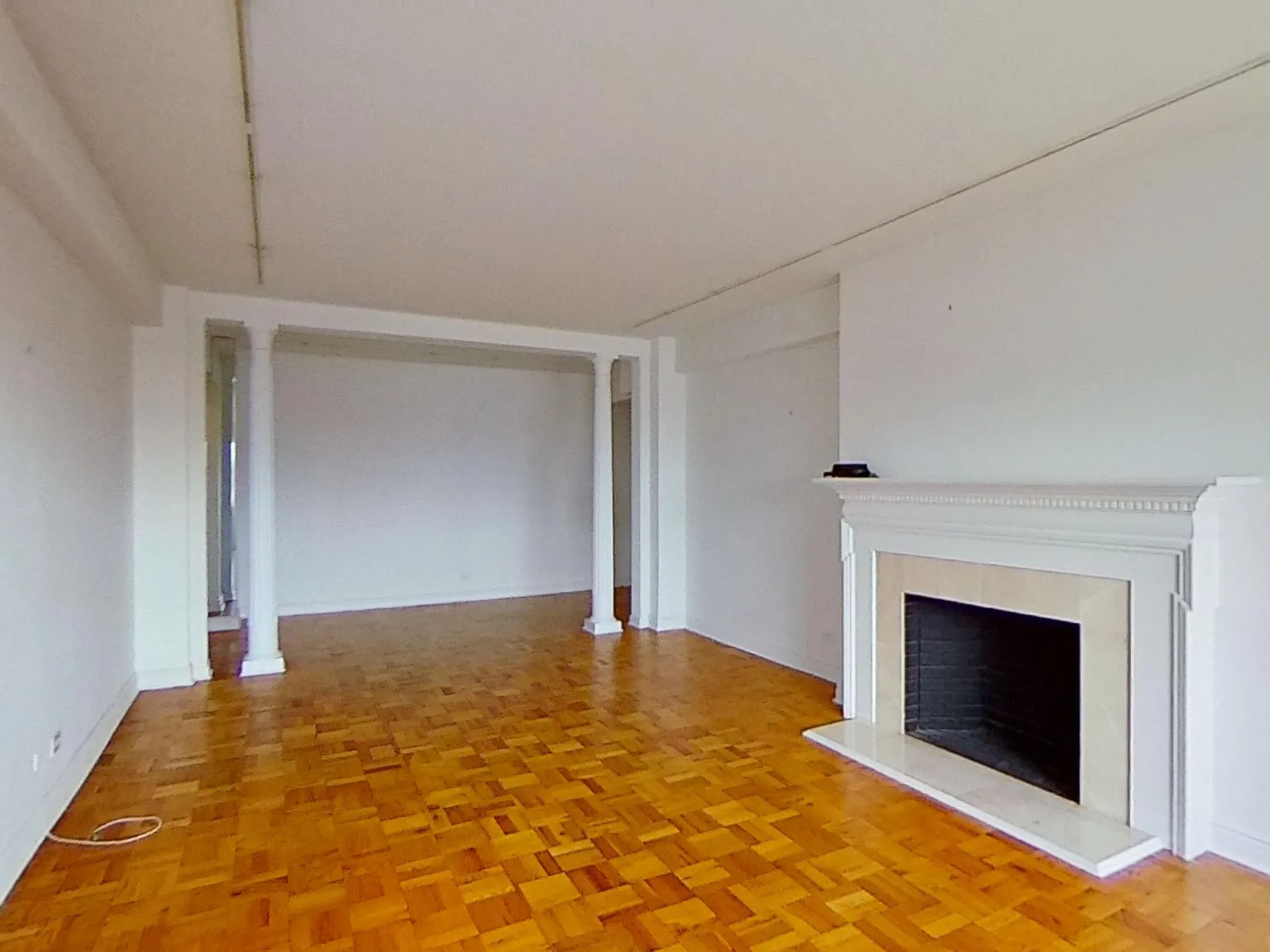 20 Beekman Place — Photo 2