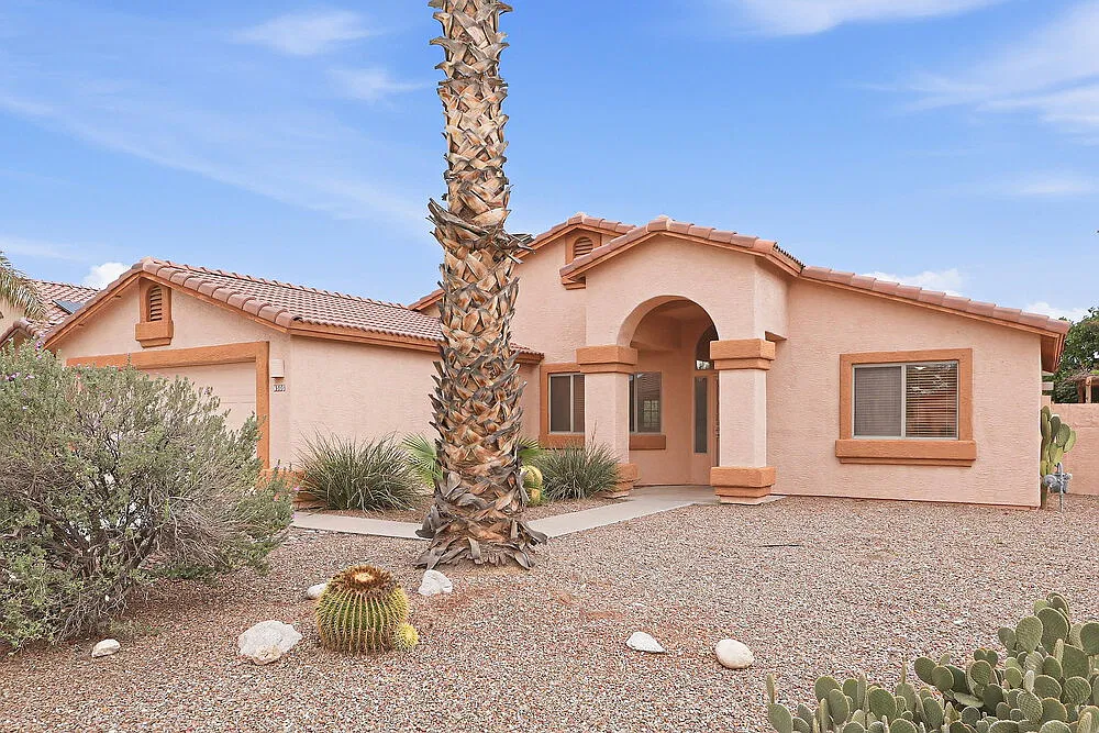 3 bed, 2.0 bath, 1350 sqft, $1,980 — Photo 3