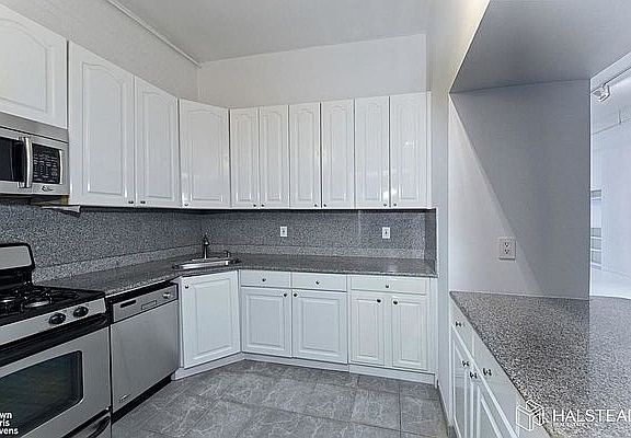 5th image of 426 W Broadway #2A