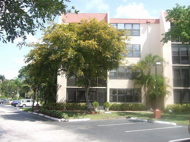 1st image of 20441 NE 30th Ave APT 102-9