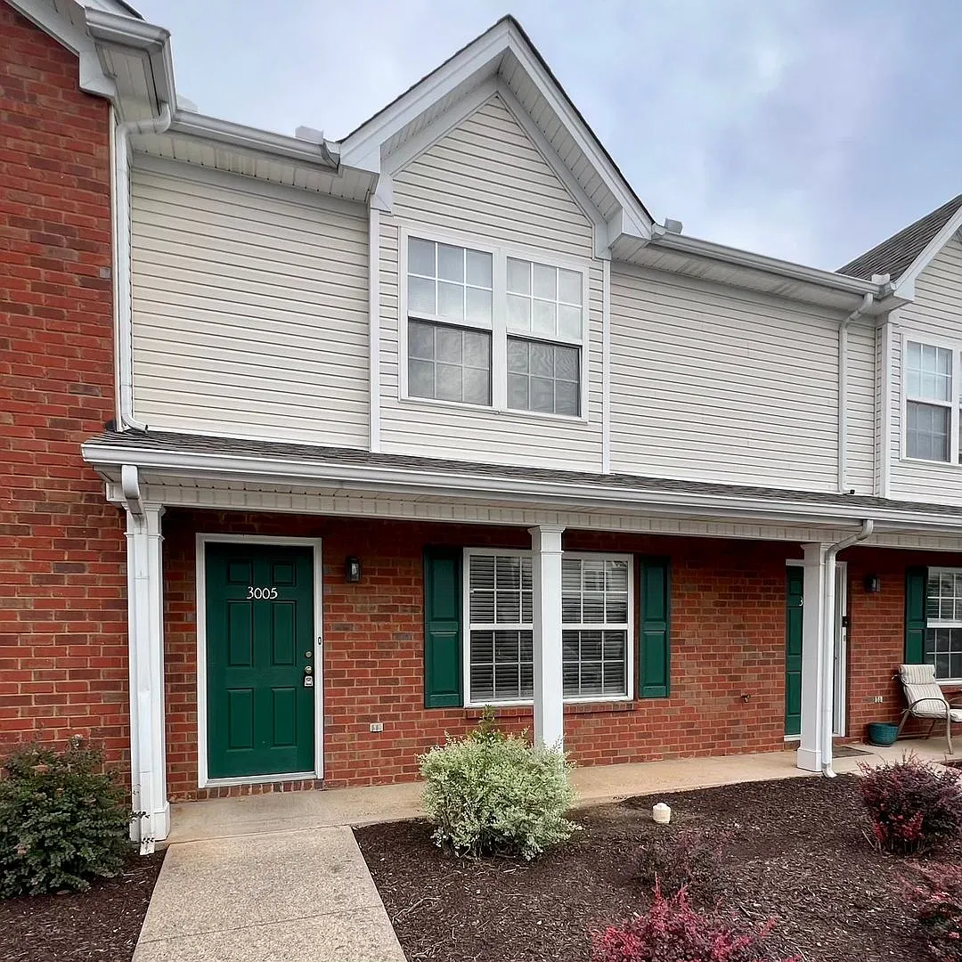 2 Bed/2.5 Bath Townhome in Barfield Commons *Great Central Location* — Photo 1