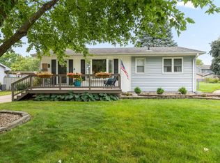 206 12th Ave NW, Altoona, IA 50009