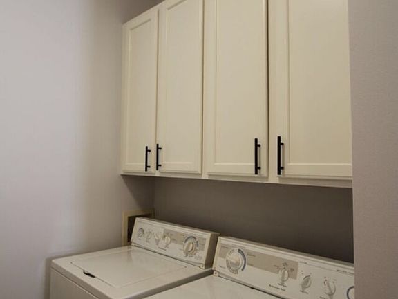 4th image of 3825 N Greenview Ave