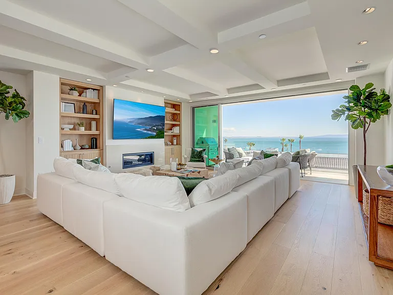 Sea View Villas — Photo 151