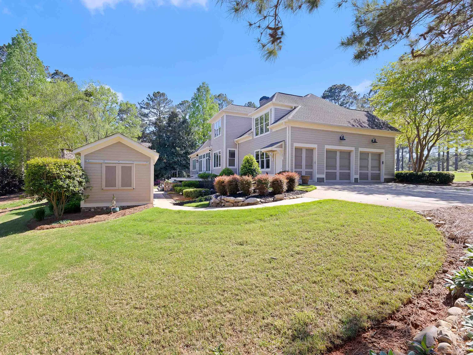 4 bed, 4.5 bath, 4217 sqft, $3,950 — Photo 4