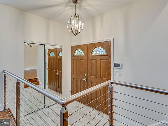 5th image of 421 Fireside Ln