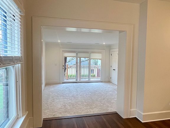 5th image of 676 Mohawk St #676