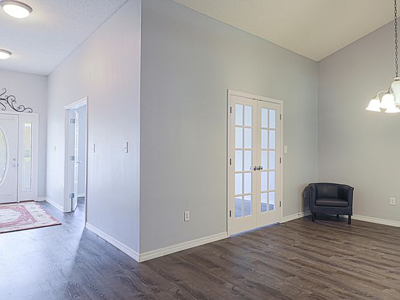 5th image of 10335 Lake Forest Dr