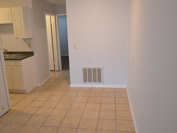 3rd image of 1830 Wayland Ave APT 4