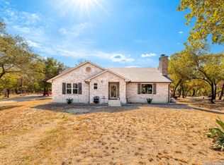 127 Scenic Oak, Floresville, TX 78114