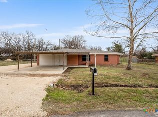 211 N 1st St, Little River Academy, TX 76554