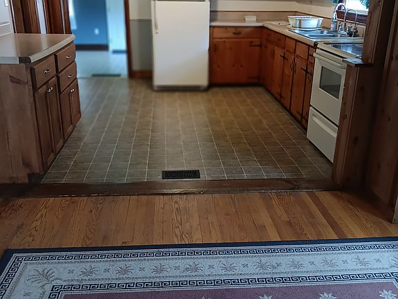 Kitchen/Dining area