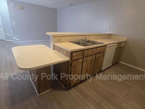4th image of 2118 Brandy Pl