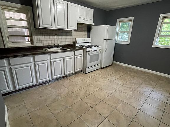 2nd image of 451 Avon Ave Floor 2
