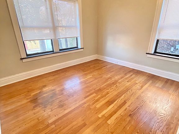 3rd image of 4043 Cleveland Ave