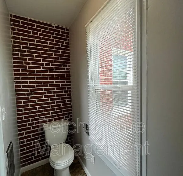 23 S Custer Ave — Photo 14