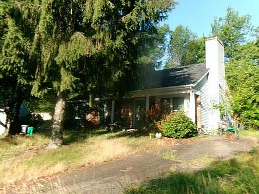 3rd image of 4902 Vienna Dr
