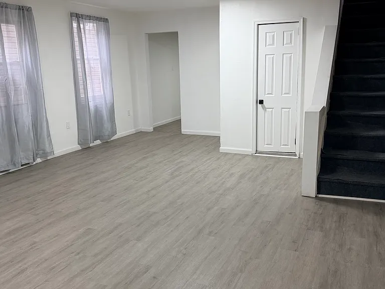 14R Phoenix St — Photo 5