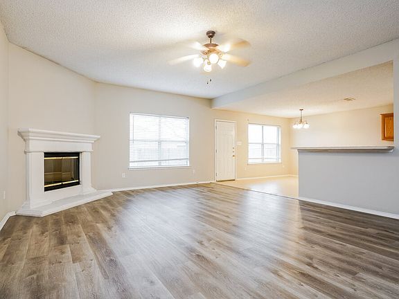 4th image of 3912 Tarpon Springs Dr