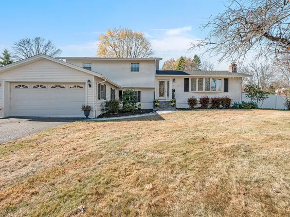 45 Pepperidge Tree Road, Watertown, CT 06795