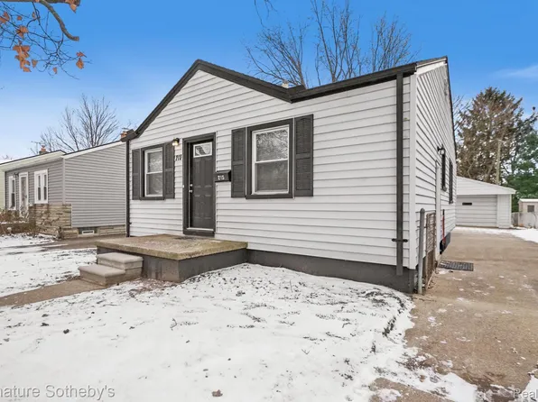 215 W Rutgers Ave, Pontiac, MI 48340