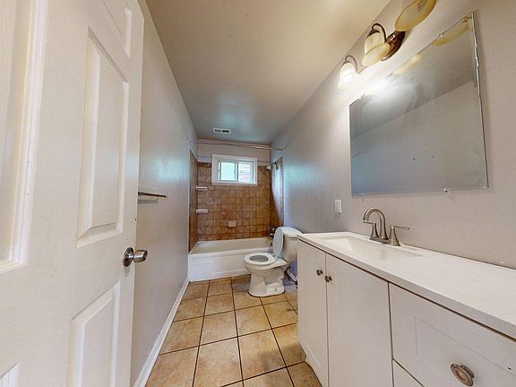 5th image of 13526 Montrose St