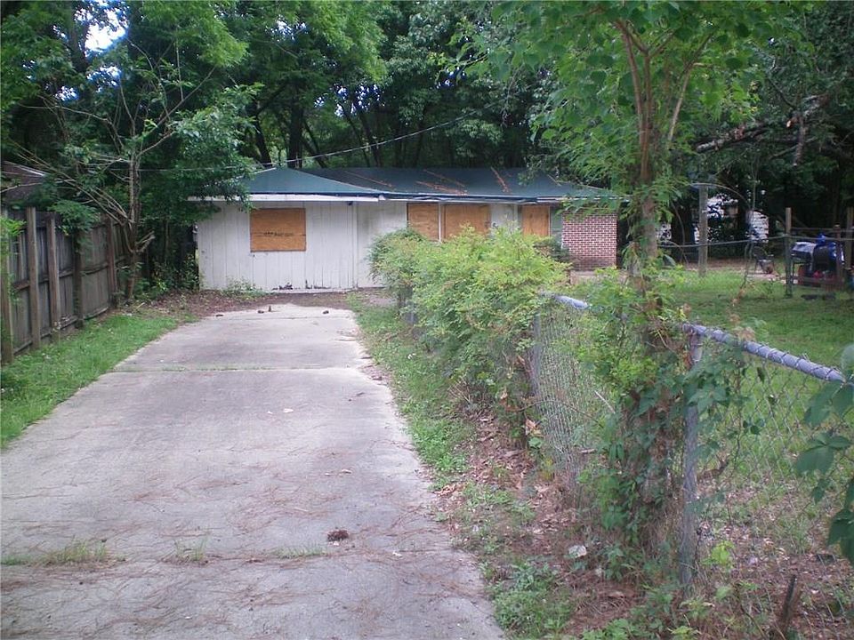 2nd image of 568 Crenshaw St
