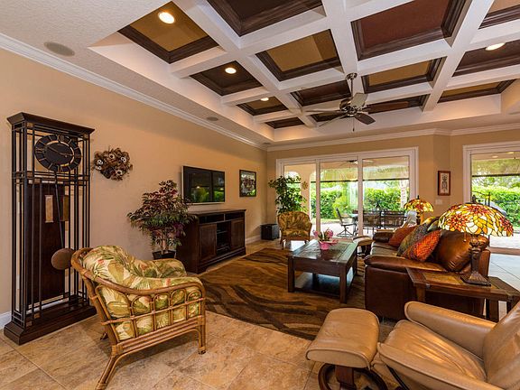 5th image of 38 Thornhill Chase Cir