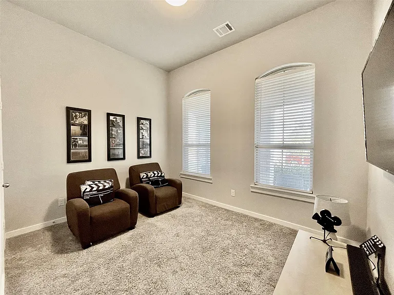 4334 Hemlock Grove Ln — Photo 5