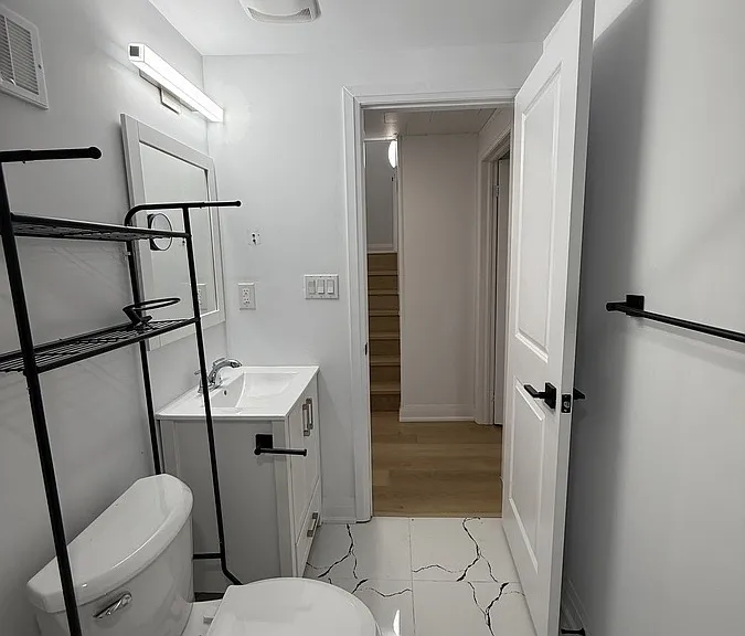 1377 Granville Cres #B — Photo 11
