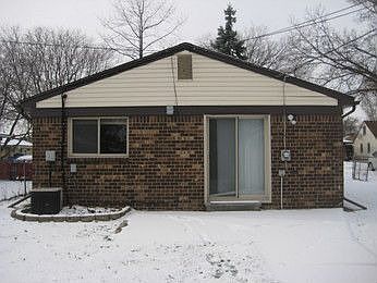 5th image of 26074 Groveland St