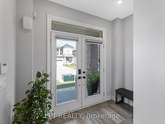 3rd image of 33 Mondial Cres