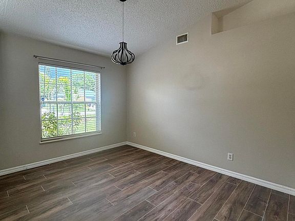 5th image of 2274 SE Longhorn Ave